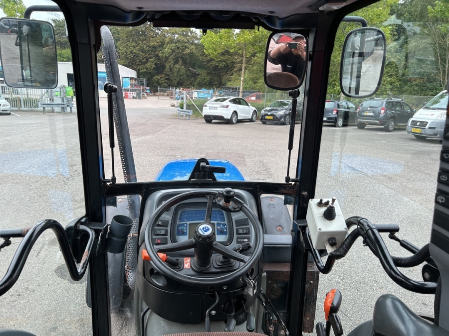 Traktor New Holland Tb 95 na 4wd