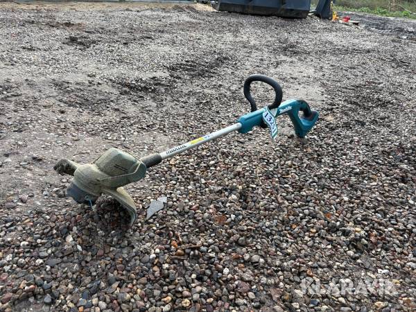 Buskryder Makita DUR193