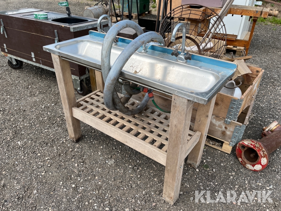 Håndvask med 2 armaturer
