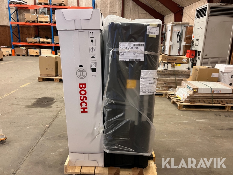 Varmepumpe Bosch Compress 7000i AW ude -og indedel