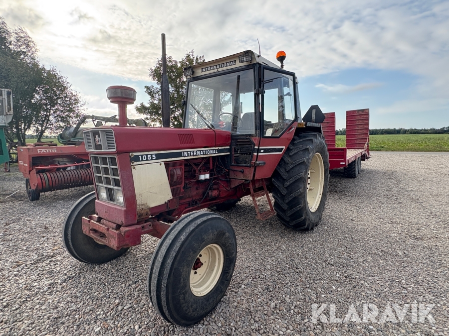 Traktor IH 1055