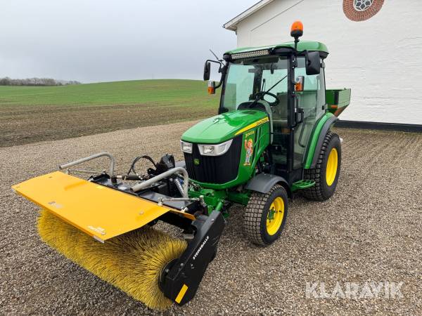 Traktor John Deere 3045R