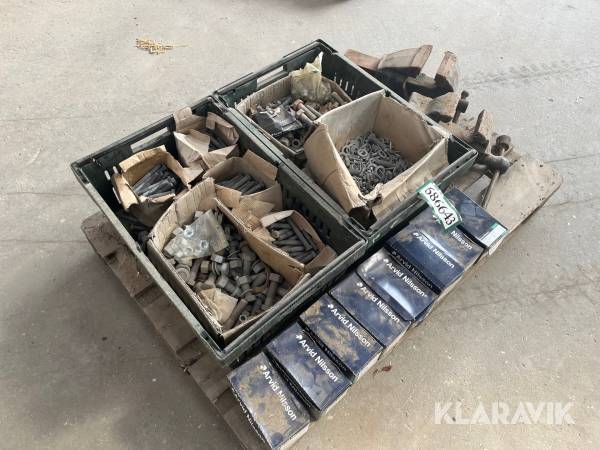 Skruetvinger, bolte og møtrikker - 1 palle