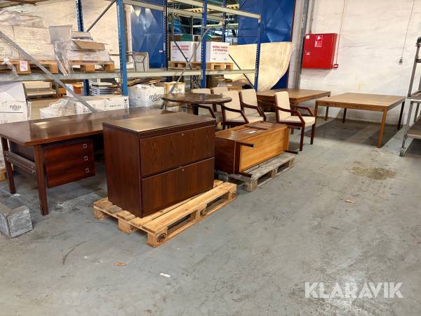 Komplet kontor møblement - 11 enheder