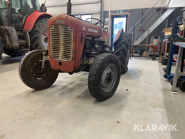 Veteran traktor Massey - Ferguson 35