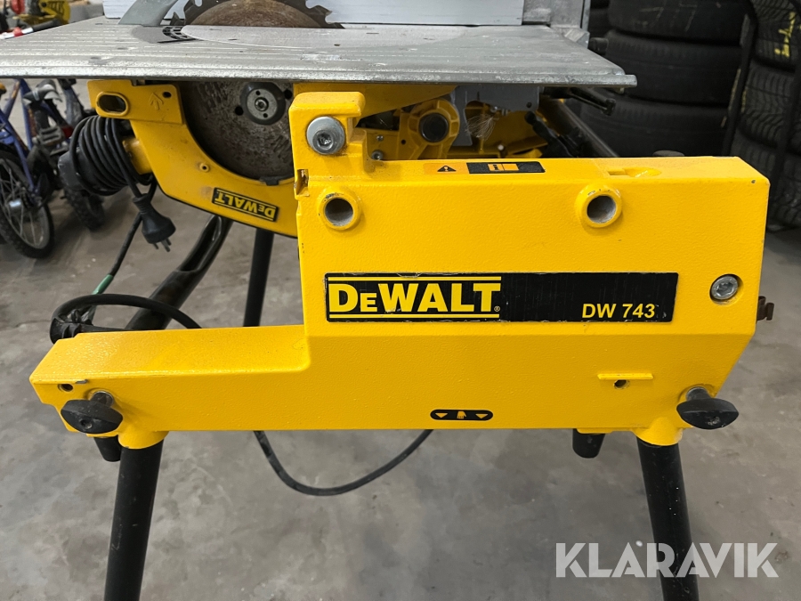 Bordrundsav DeWalt DW 743
