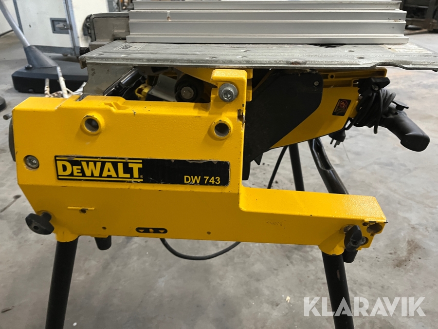 Bordrundsav DeWalt DW 743