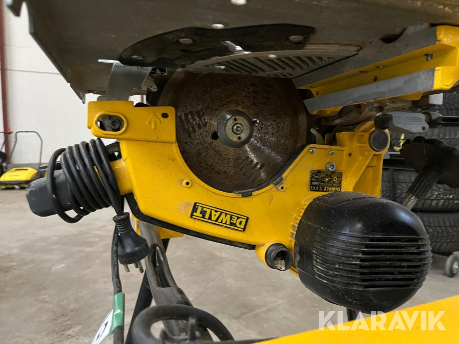 Bordrundsav DeWalt DW 743