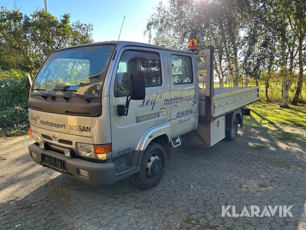 Mandskabsbil med kran Nissan Cabstar