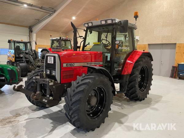 Traktor Massey Ferguson 6160