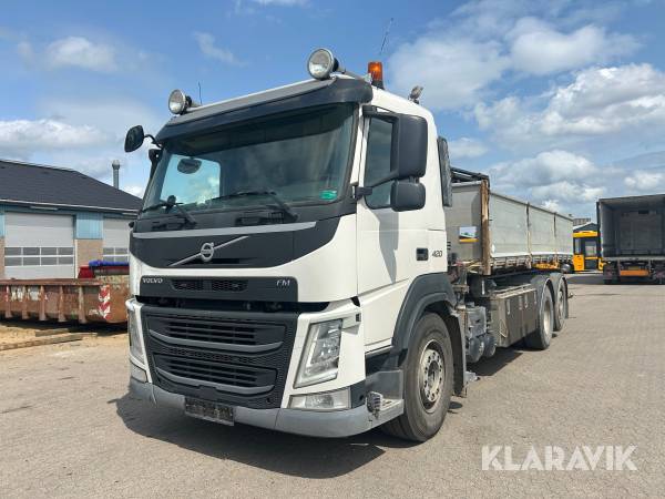 Lastbil med hejs og kran Volvo 420