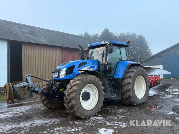 Traktor med Kuhn vendeplov New Holland TVT 190