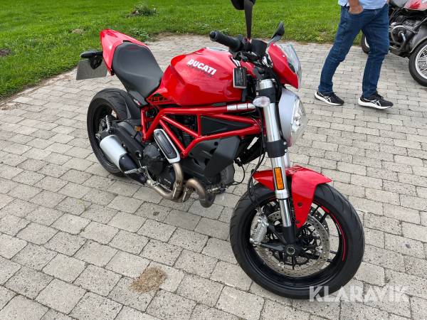 Motorcykel Ducati Monster