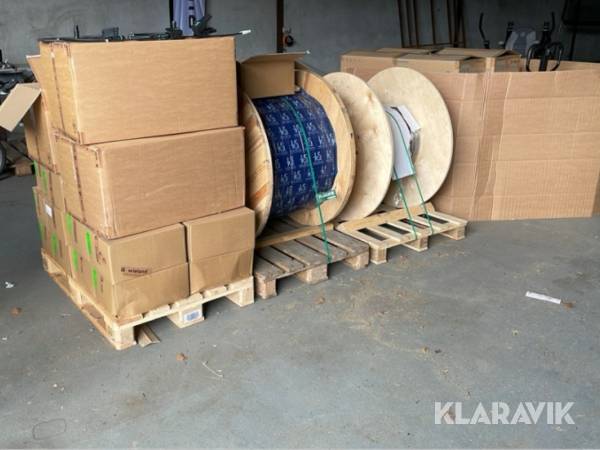 kobber installationskabel med adapter og stik