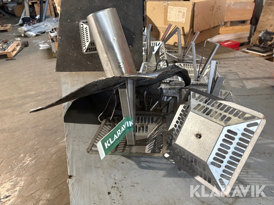 Lot: riste til tagnedløb og 2 nedløb 11 riste