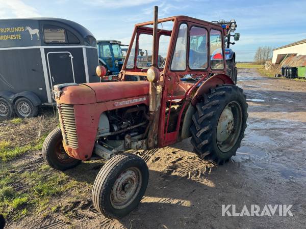 Traktor Massey-Ferguson 25