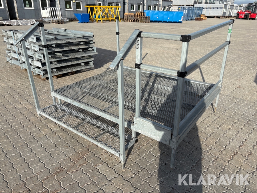 Platform med trappe Trident