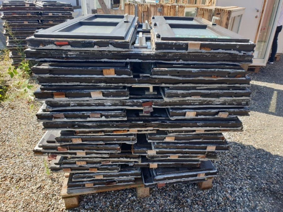 Kældervinduer ( 34 stk / 119 x 50.2 x 5 )