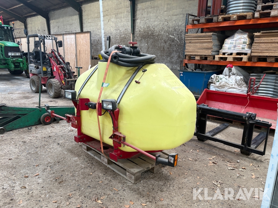 Fronttank Hardi FT-750