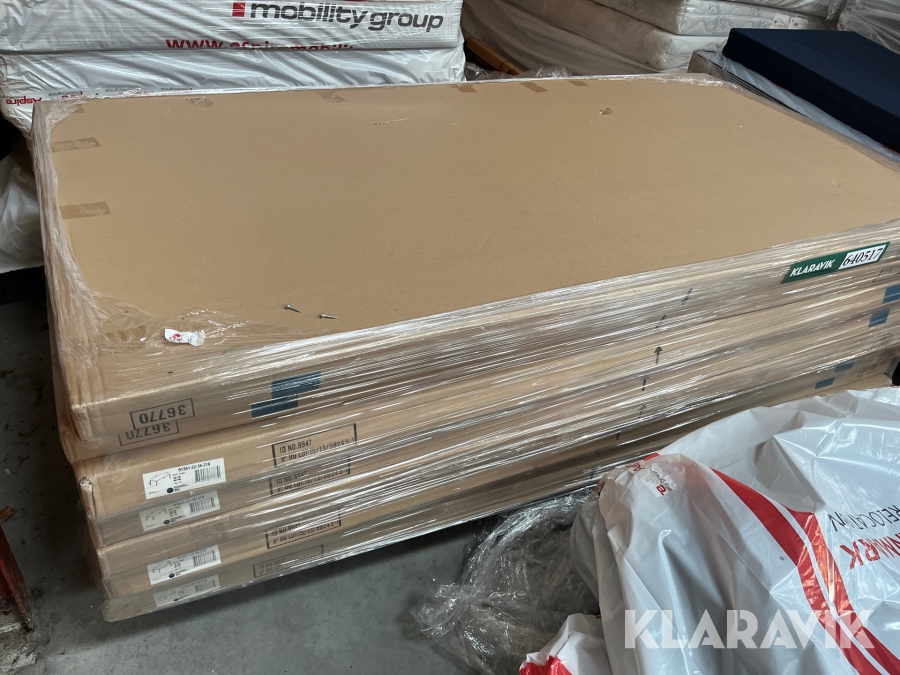 Kantine/skole Borde 16 styk