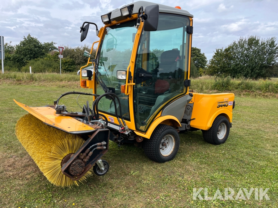 Redskabsbærer Belos 3440 trana PRO med kost