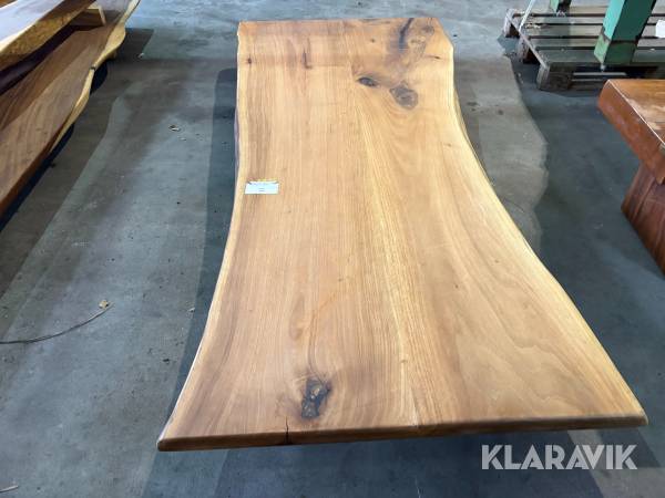 Plankebordplade valnød olieret 2 planker sammensat