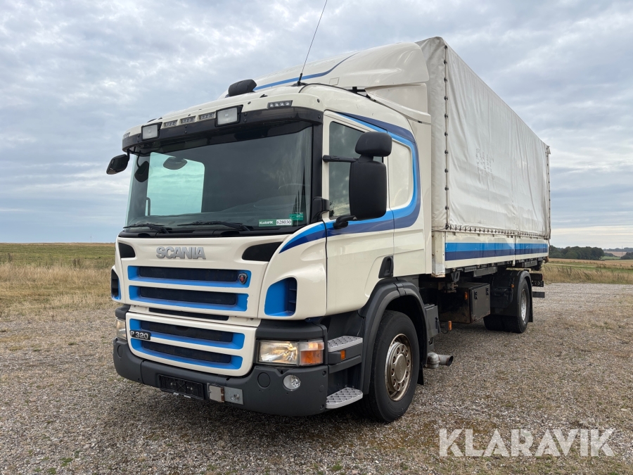 Lastbil Scania P 320 med veksellad og kasse
