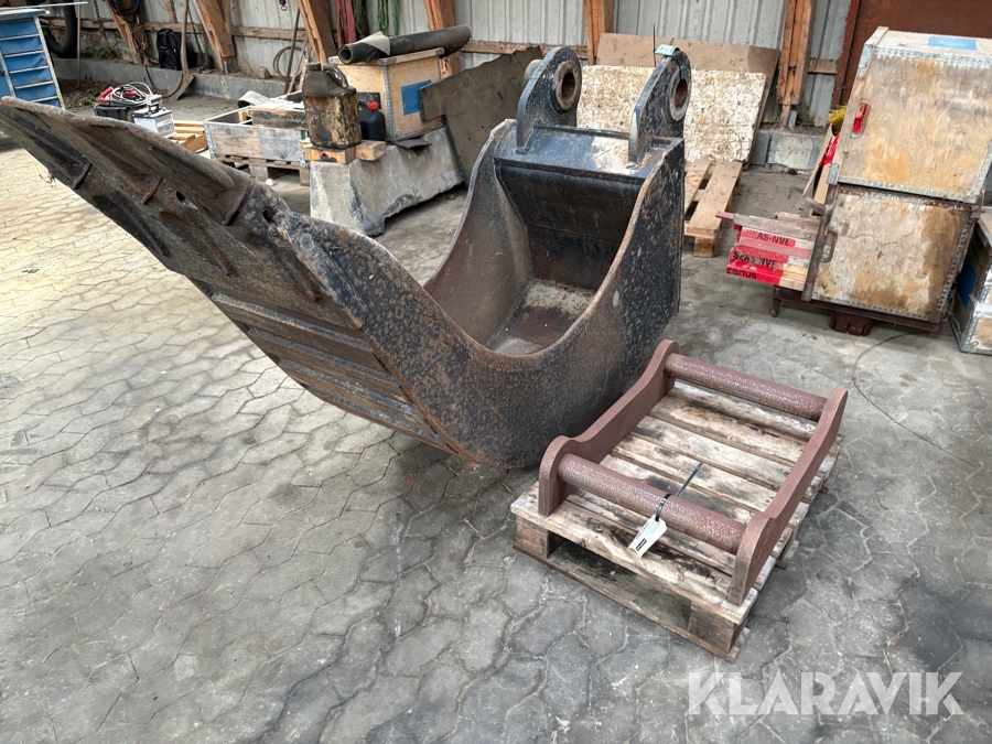 Skovl med ekstra ophængsplade