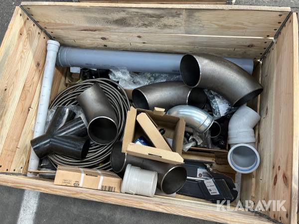 Lot - rør, slanger, fittings, unidrain, flowmeter og øvrigt