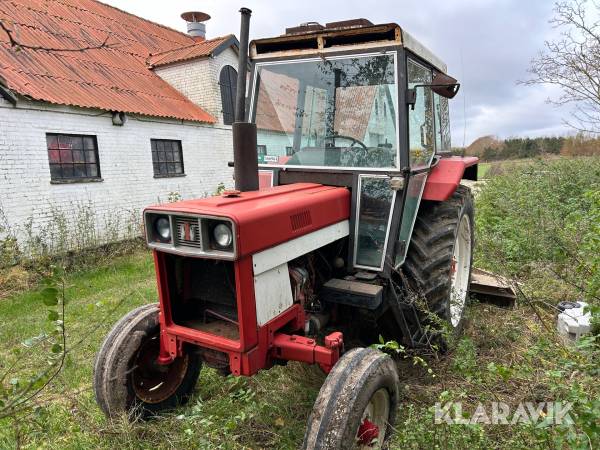 Veteran traktor IH 484