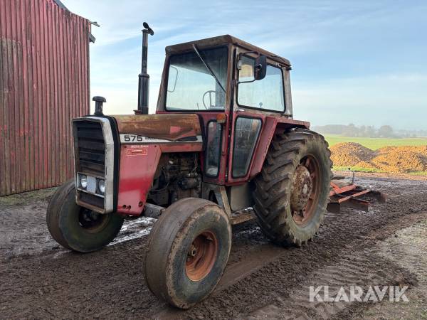 Traktor Massey Ferguson 575