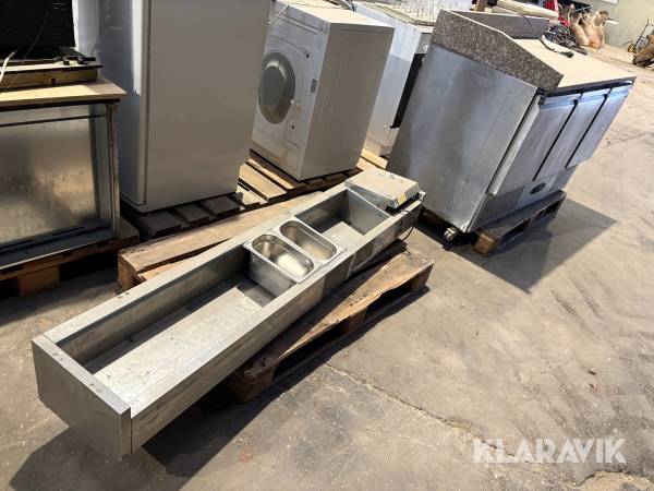 Køleskab og “salatbar"