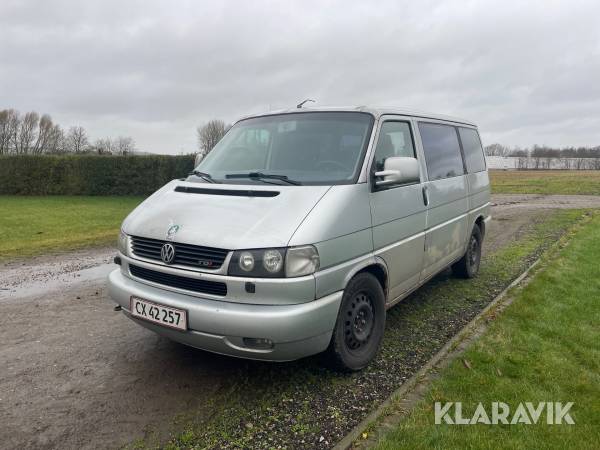 Mini bus Volkswagen Caravelle 2,5TDI