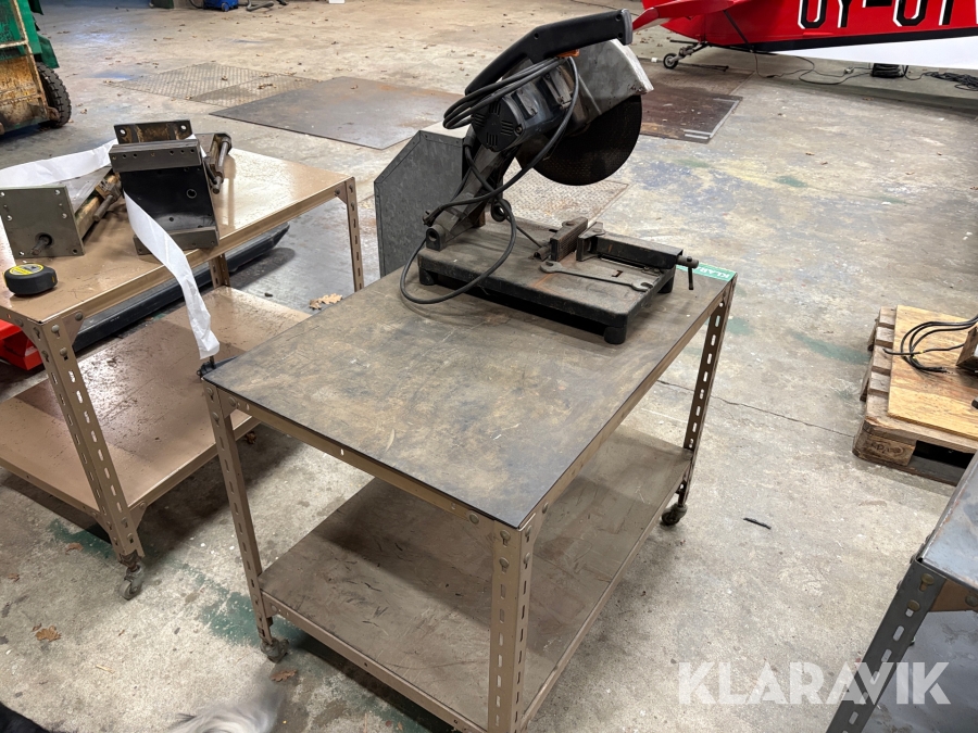 Metalkapsav AEG TG1700 med bord