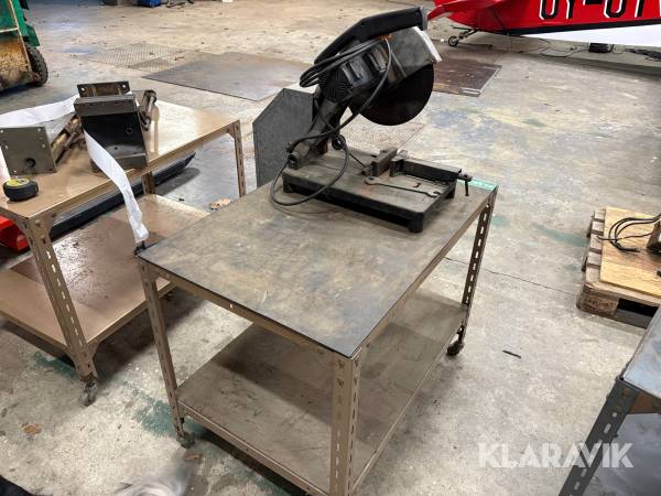 Metalkapsav AEG TG1700 med bord