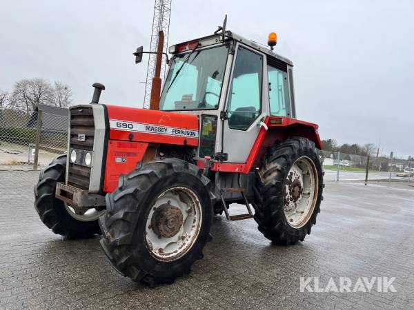 Traktor Massey Ferguson 690 speedshift