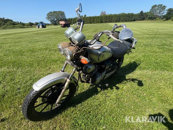 Motorcykel Yamaha YBR125SPD