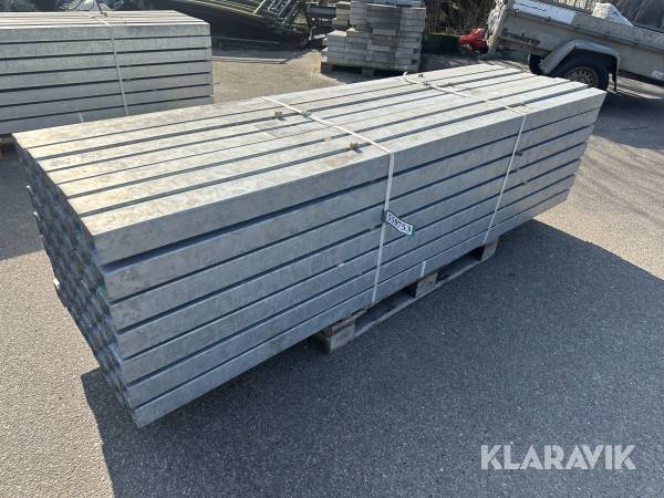 Galvaniserede stolper 57 styk. 2,5m. lange
