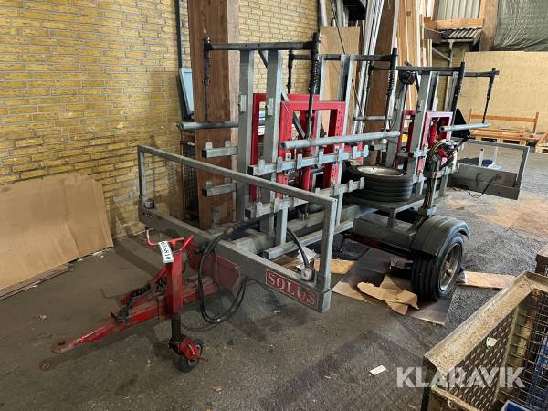 Skraldevogn Solus til tømning af skraldespande.