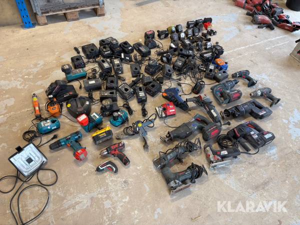 Lot med div maskine, ladere og batterier Bosch, markita, rems og dewalt