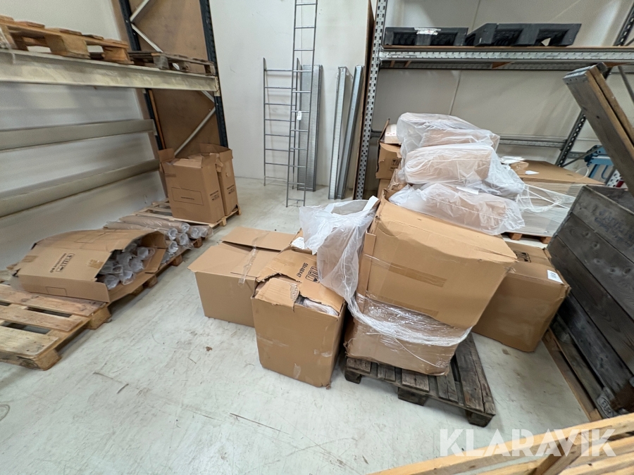 Diverse papbakker til mad