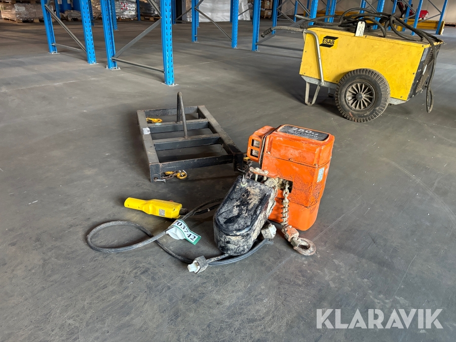 Kran Hitachi 1/4s2 - 250kg