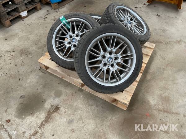 Sæt BMW originale 17” alufælge med Hankook-dæk 4 styk.