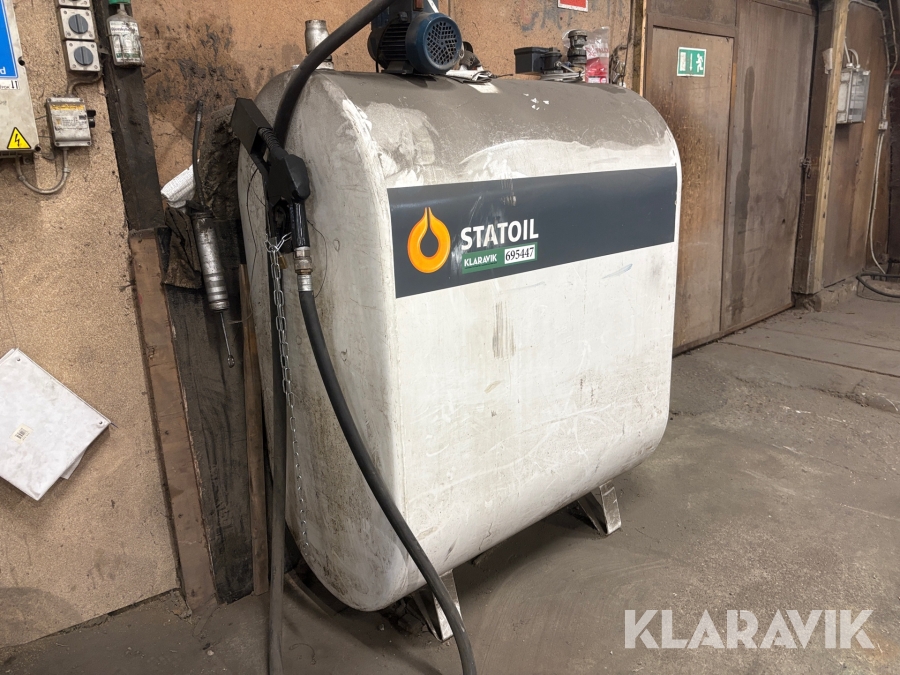 Olietank Roug 1200 liter med pumpe