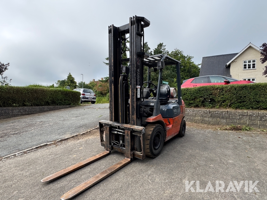 Truck Toyota 42-7FGF25