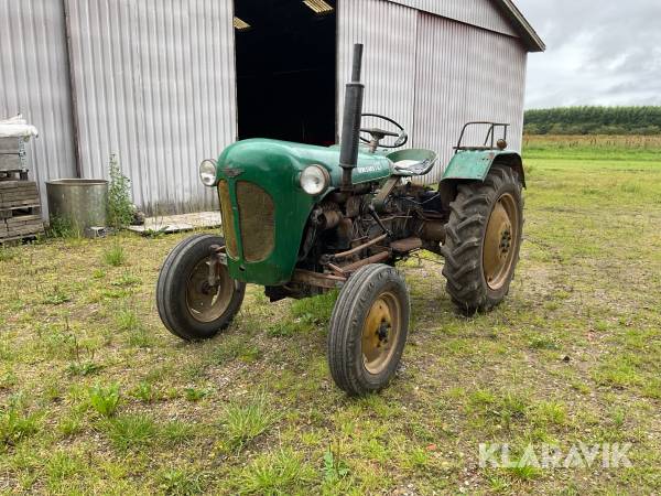 Traktor Urus C325