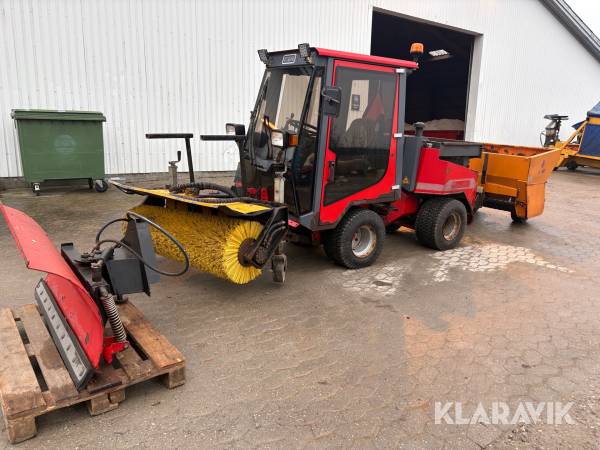 Redskabsbærer Nimos Dm-trac 204 comfort med fejekost, saltspreder og sneblad