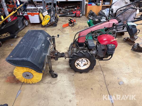 Redskabsbærer med kost Nibbi Mak6