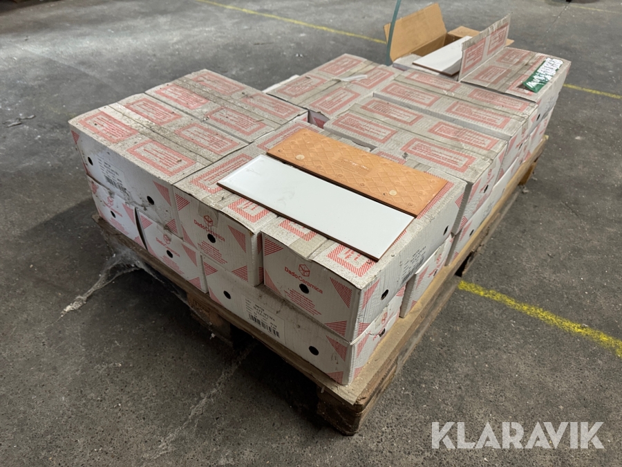 Lot vægfliser Dado Ceramica Matt Spuma 12,5x33,3 cm cirka 19 kasser
