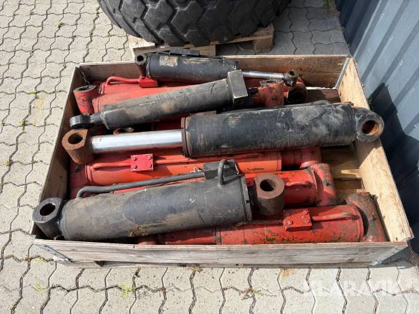 Cylinder til manitou